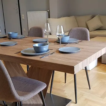 Modernly Renovated Apt Διαμέρισμα